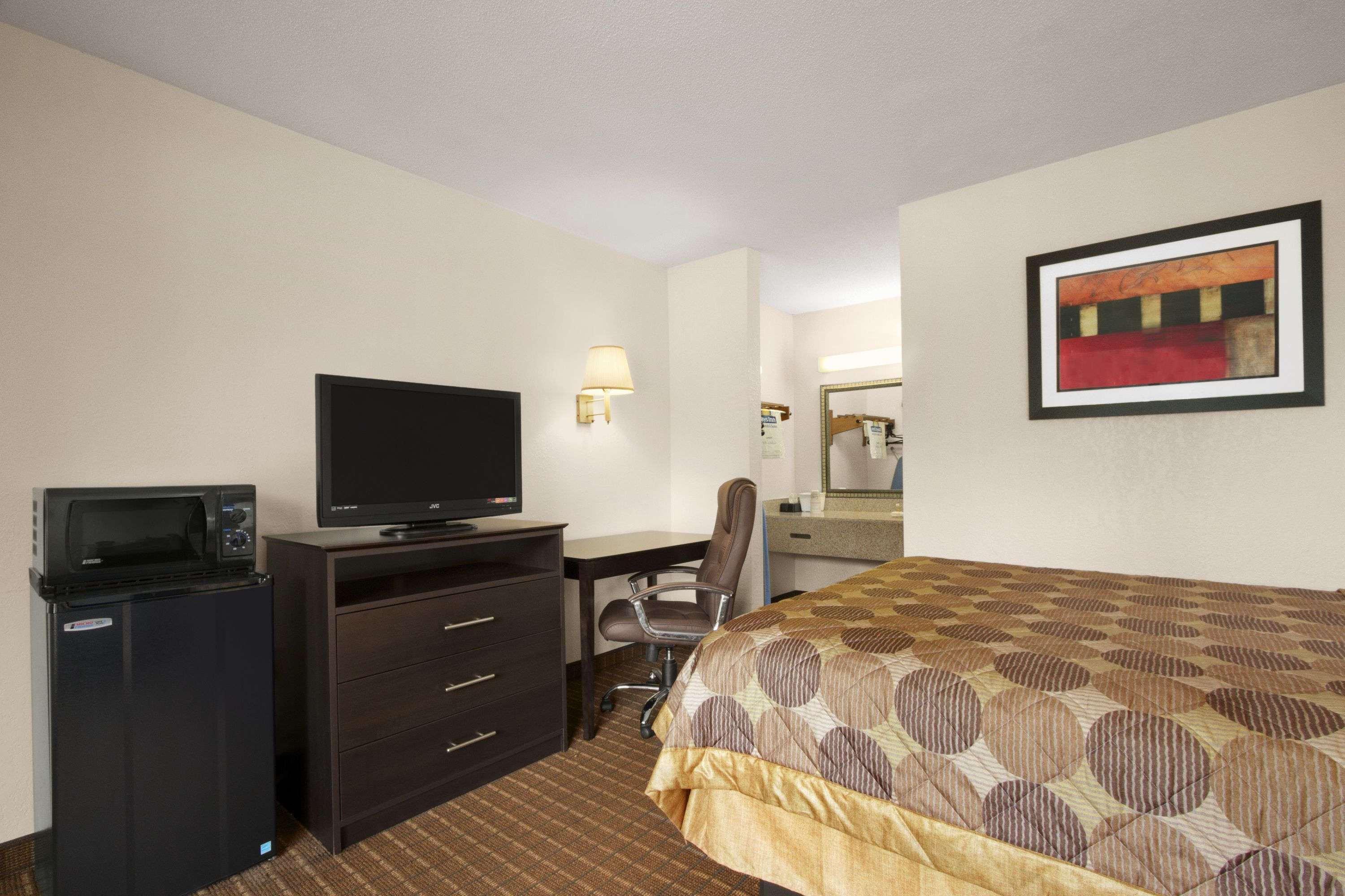 Days Inn By Wyndham Port Royal/Near Parris Island Bagian luar foto