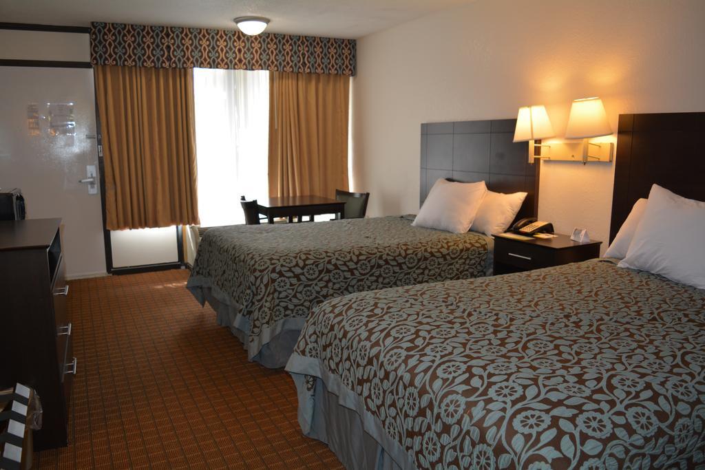 Days Inn By Wyndham Port Royal/Near Parris Island Bagian luar foto